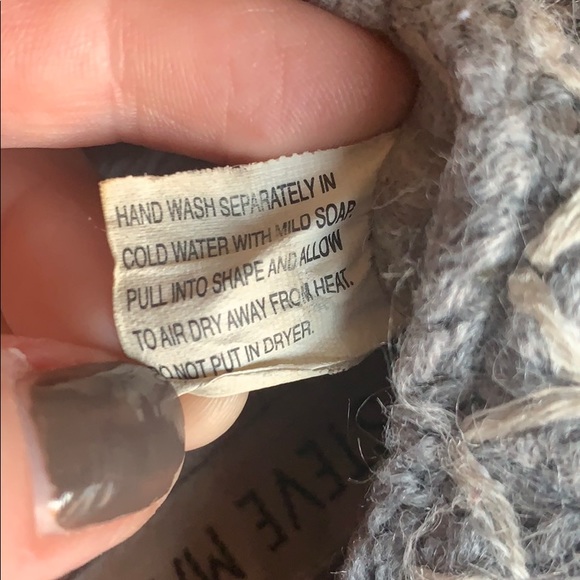 Steve Madden Knit Slippers w/ Flower *2 for $5* - Picture 11 of 11